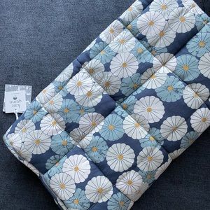 Kate Quinn vintage daisy quilts EUC/NWT